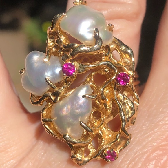 Jewelry - Exquisite 14k gold mother of pearl and rubies ring 7.75 cocktail party big 16g